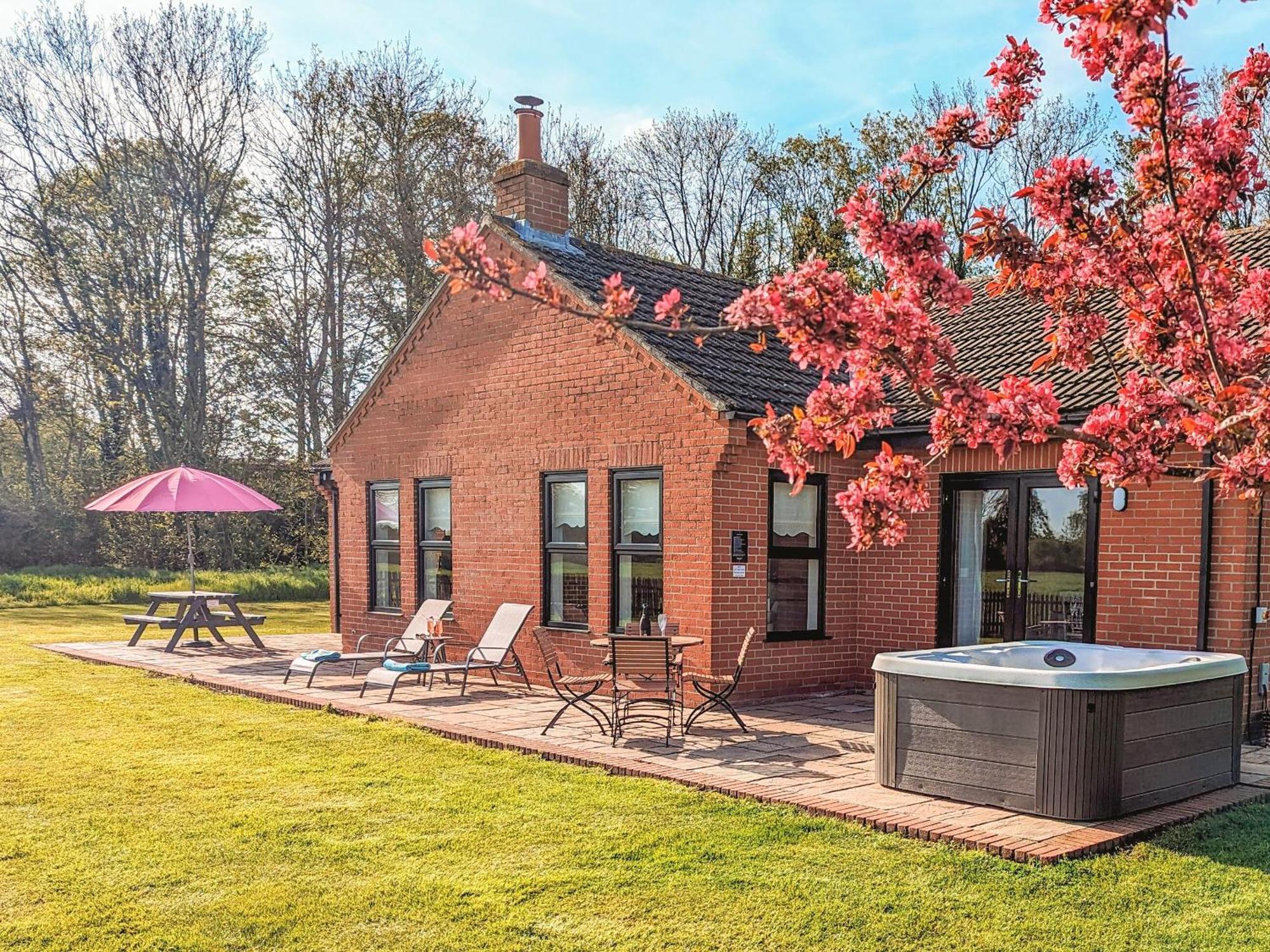 Highgrove Villa Gissing Bagian luar foto
